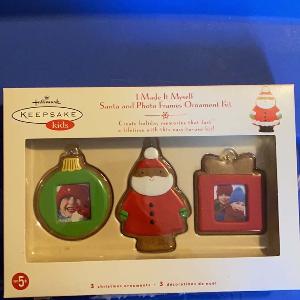 NIB Hallmark Santa photo ornament set